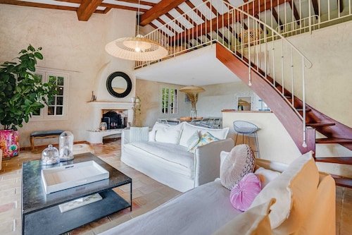 Authentique maison Provençale vue mer