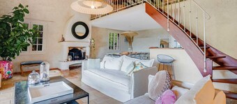 Authentic Provencal house with sea view