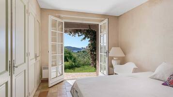 3 間睡房、上網、床單