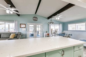 TV - The Canal House Summa (Galveston)