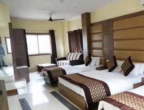 Premium bedding, desk, laptop workspace - HOTEL SIMLA (Siliguri)