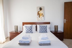 4 Schlafzimmer, Bügeleisen/Bügelbrett, kostenloses WLAN, Bettwäsche
