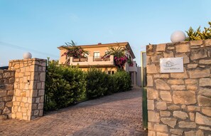 Exterior - Villa Rafaella - Four Bedroom Villa, Sleeps 8 (Rethymno)