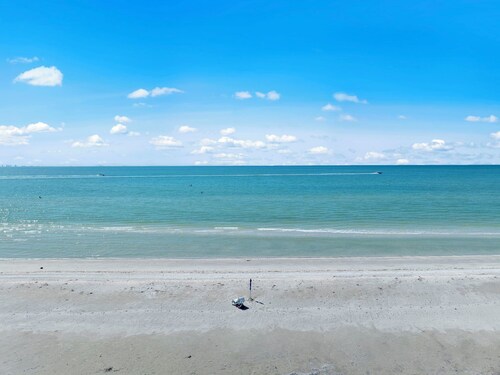 Newly renovated Gulf-front luxury townhome on Sanibel’s East End — with panoramic ocean views from every room. Enjoy coastal elegance, designer interiors, and direct beach access from this rare three-bedroom retreat in the exclusive Cyprina Community