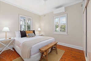 2 bedrooms, desk, iron/ironing board, travel crib