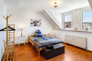 2 bedrooms, WiFi, bed sheets