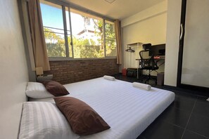 1 bedroom, desk, iron/ironing board, free WiFi