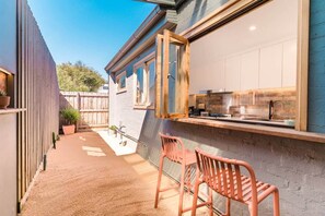 Terrace/patio - Elegant Seddon Stay  Historic Charm & Modern Twist (Seddon)