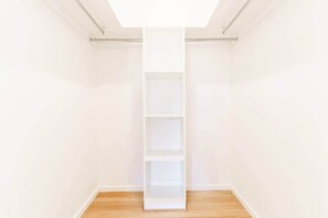 Interior - Light-Filled Werribee Escape (Werribee)