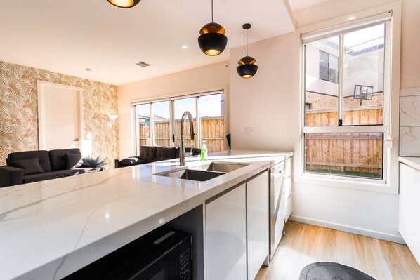 Interior - Light-Filled Werribee Escape (Werribee)