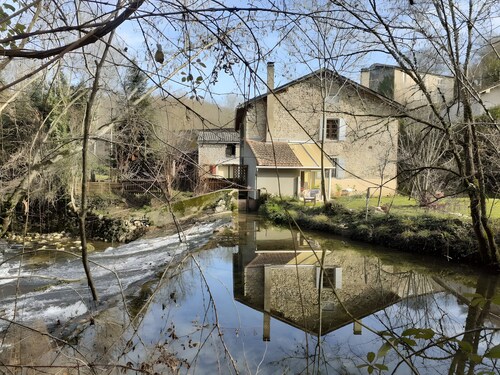 Holiday Home "Le Chant de la Rivière" – Exceptional and Unique Setting!