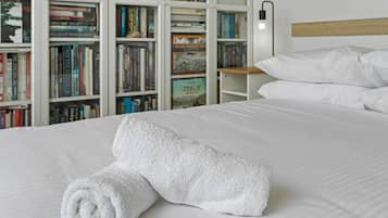 3 bedrooms, iron/ironing board, free WiFi, bed sheets