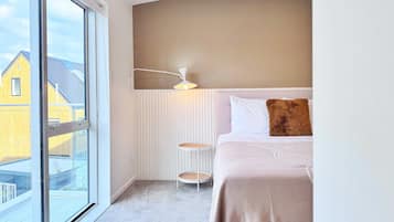 3 habitaciones, tabla de planchar con plancha, wifi y ropa de cama