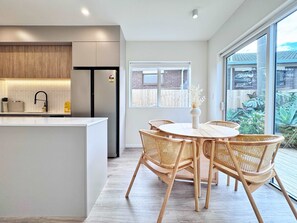 Interior - Family Oasis 3BR vs Backyard Near Beach in Torbay (Auckland)
