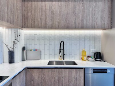 Family Oasis 3BR vs Backyard Near Beach in Torbay