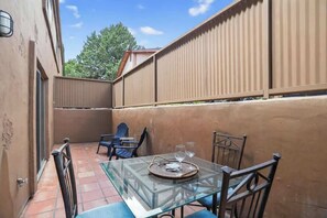 Outdoor dining - Bell Rock Casita! King Size Bed w/Cozy Fireplace! (Sedona)