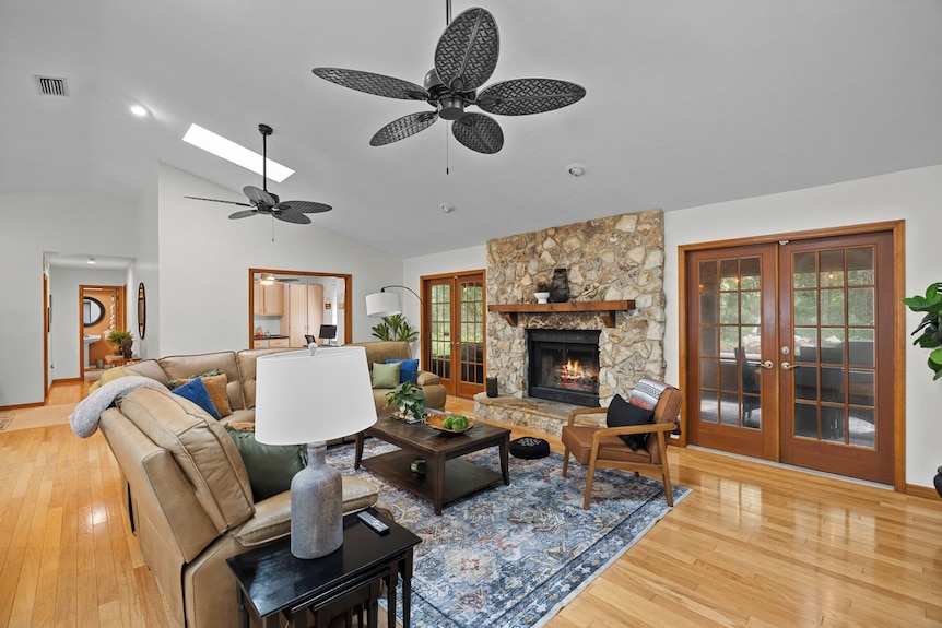 The Secluded Sanctuary Zen Nature Retreat W/ Salt Pool, Office & Lanai - Gainesville, FL