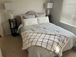 4 slaapkamers, een strijkplank/strijkijzer, wifi, beddengoed