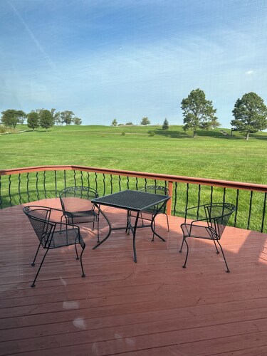 The Getaway on the Green – Spacious Retreat with Golf Course Views