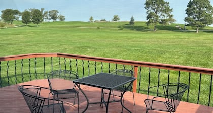 The Getaway on the Green – Spacious Retreat with Golf Course Views