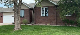 The Getaway on the Green – Spacious Retreat with Golf Course Views