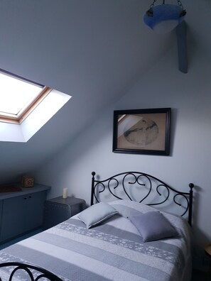 Iron/ironing board, travel cot, Internet, bed sheets - Country house (ABBECOURT)