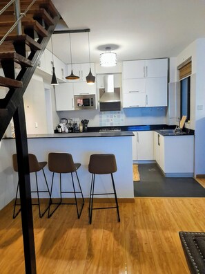 Apartment, 2 Bedrooms, Accessible, Smoking | Interior