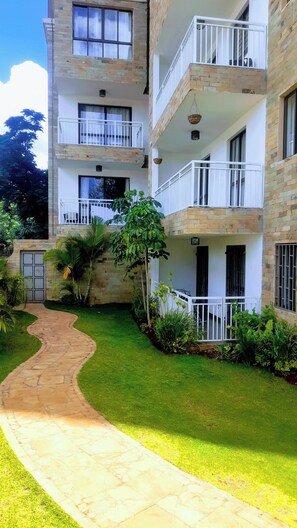 Apartment, 2 Bedrooms, Accessible, Smoking | Exterior