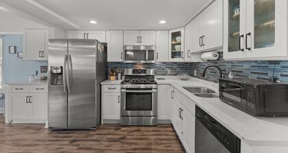 St. Augustine 3-bed, Walk to Beach, Pool, Hot Tub, Tiki & Golf Green