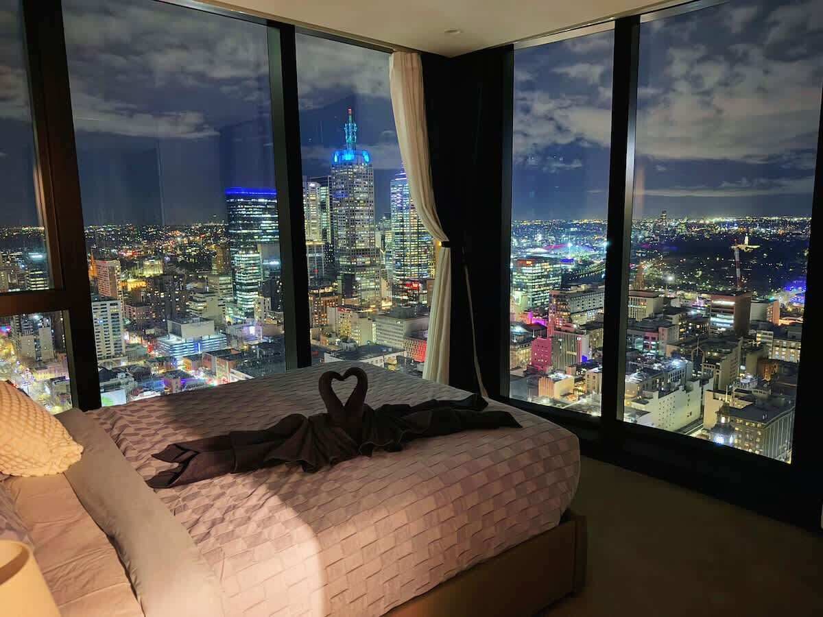 2 多间卧室、WiFi、床单