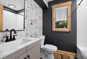 Dusche, Handtücher, Seife, Toilettenpapier
