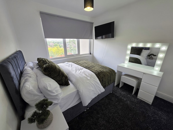 4 habitaciones, tabla de planchar con plancha y wifi gratis 