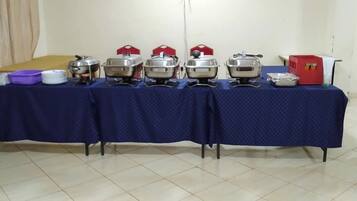 Free daily buffet breakfast