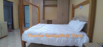 Deluxe Double Room, City View | Free WiFi, bed sheets
