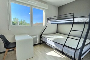3 bedrooms, Internet