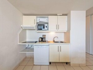 Fridge, microwave, dishwasher, coffee/tea maker