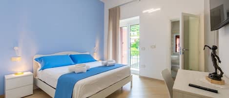 2 habitaciones, tabla de planchar con plancha, wifi y ropa de cama