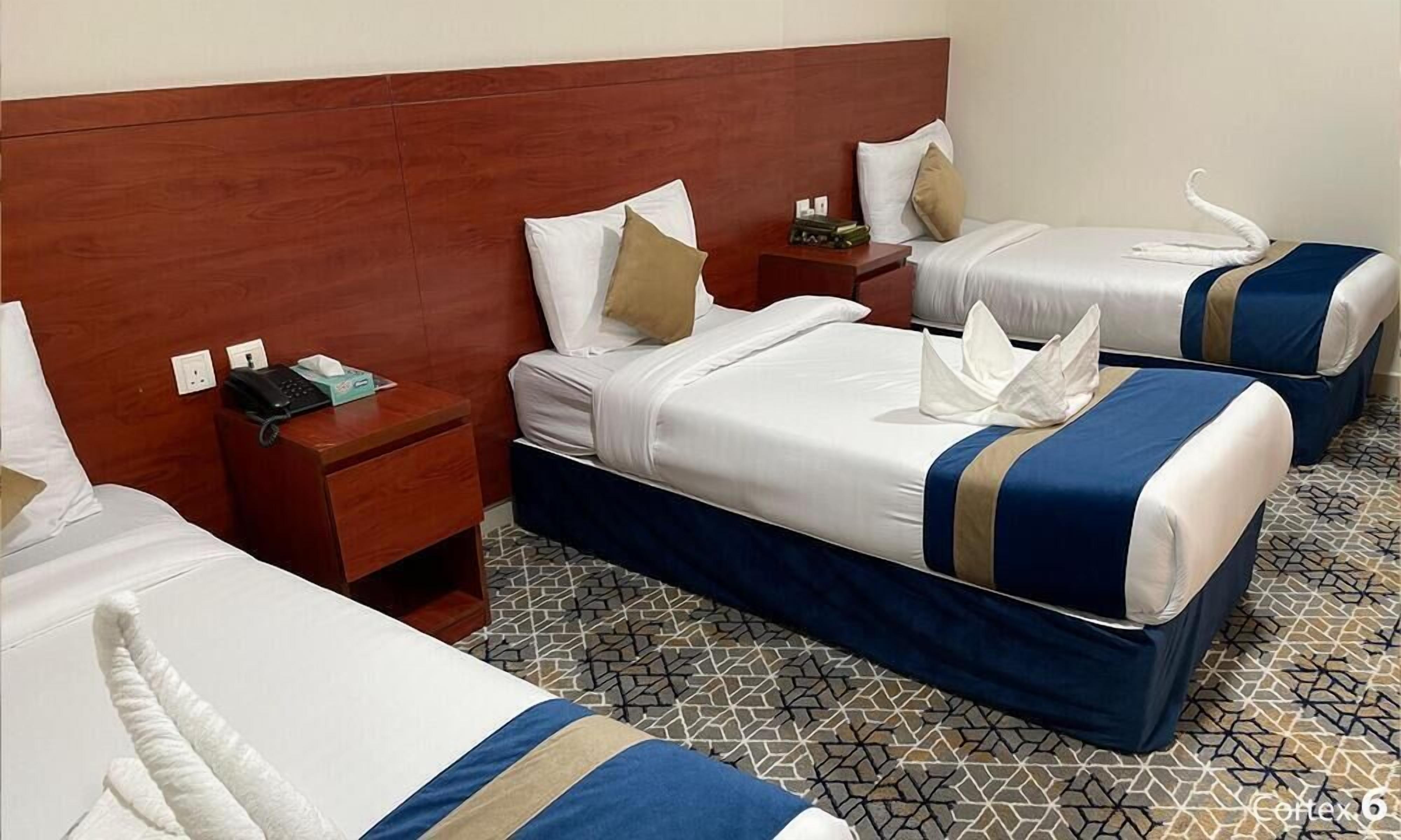 Tallelokero huoneessa, työpöytä