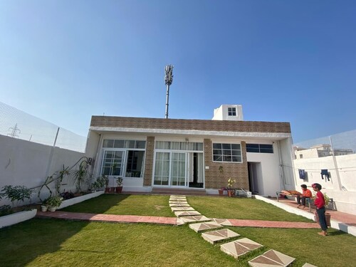 Marvelous villa with AC in vibrant Jaipur Spacious Accommodation