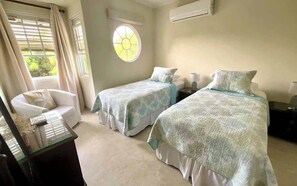 4 Schlafzimmer, Bügeleisen/Bügelbrett, WLAN, Bettwäsche