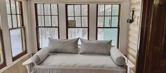 Cabin Creek on Lake Gogebic / Fishing Retreat & Family Escape / Sleeps 10+