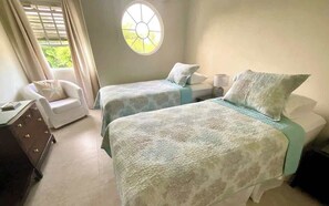 3 bedrooms, iron/ironing board, WiFi, bed sheets