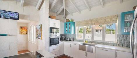 冰箱、微波炉、烤箱、炉灶