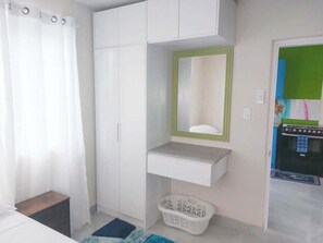 2 bedrooms, iron/ironing board, WiFi, bed sheets