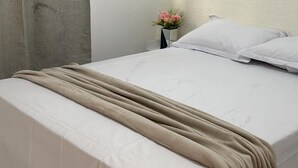 QUARTO DE CASAL COM BANHEIRO COMPARTILHADO - HOSPEDARIA COLONIAL (São Luís)