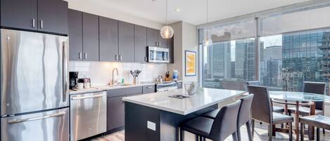 Luxury Apartment, Balcony, City View | Private kitchen | Fridge, microwave, oven, stovetop