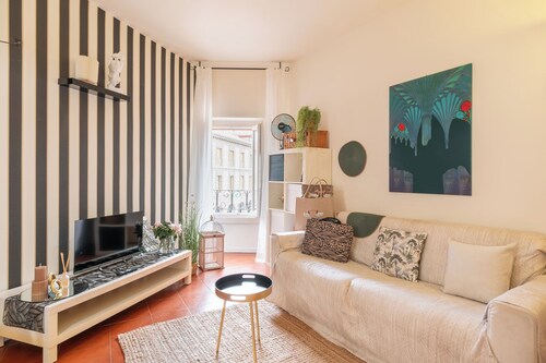 Central square - One Bedroom Apartment, Sleeps 3