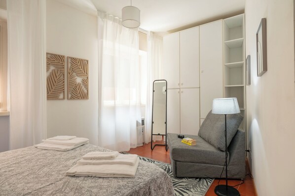 1 bedroom, iron/ironing board, free WiFi, bed sheets