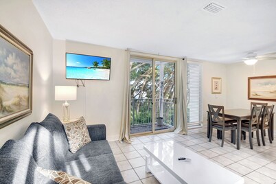 Villa 459: 3 BR, 2 BA Condominium in Jekyll Island, Sleeps 6