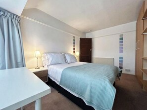 Dormitório compartilhado, 1 quarto, para fumantes, vista para a cidade | 1 quarto